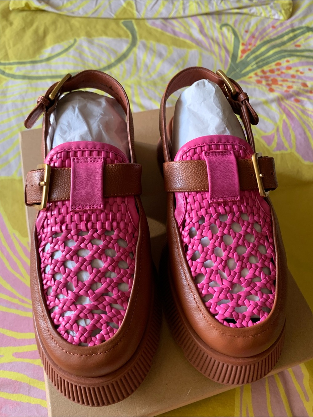 Charlotte Stone Clogs Aubrey Woven - Carnation Size 7 - Picture 3 of 6